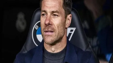 萨拉赫采访意外中止，队友表情震惊，背后真相揭晓